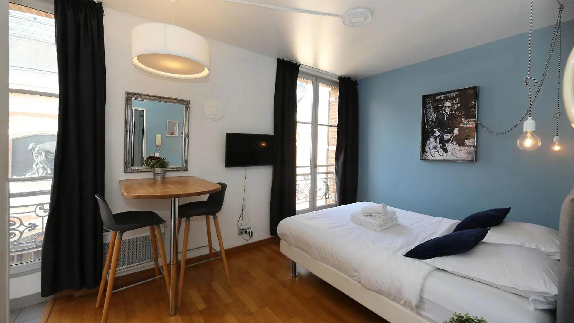 Service - En Face Du Musee - 5 * Paris